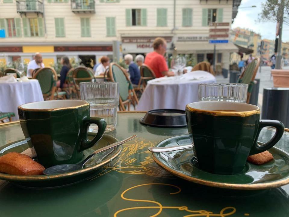 Chez Kari-top Location In Charming Old Town Apartment Nizza